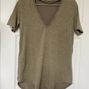 Under Armour Deep V Lightweight Oversized Shirt Green - S
